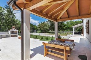 Vonkajšia záhrada v ubytovaní Villa Ana