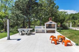 Vonkajšia záhrada v ubytovaní Villa Ana