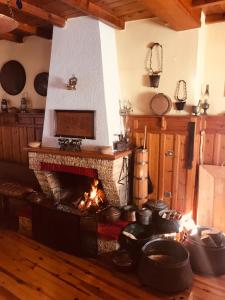 Kuchyň nebo kuchyňský kout v ubytování 9mouses Chasiotis Guest House