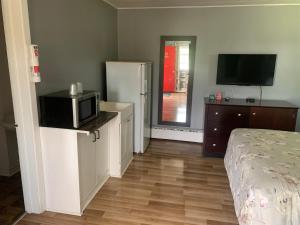 Kuchyň nebo kuchyňský kout v ubytování Nites Inn Motel