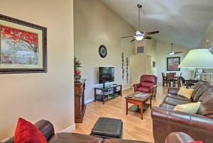 Flagstaff Townhome with Deck Easy Access Downtown!
