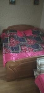 Una cama o camas en una habitación de Apartment on Karla Libknekhta 23