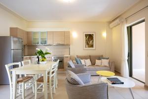 Η κουζίνα ή μικρή κουζίνα στο A & C Homes