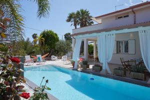 Gallery image of VILLA ZAIMA CON PISCINA PRIVATA in Santa Maria del Focallo