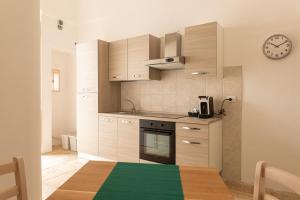 A kitchen or kitchenette at Casa Labbate