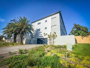 Κήπος έξω από το 6 Atlantic Port - Cosy, modern 2-bedroom apartment - Blouberg
