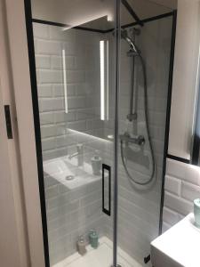 Koupelna v ubytování Triana Pelay Suites