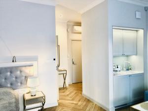 Kuchnia lub aneks kuchenny w obiekcie Luxury Apartments in Residence Maritime