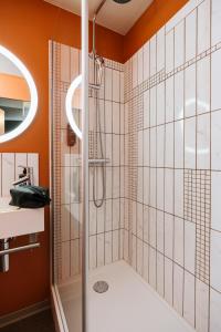 Ванная комната в ibis Styles Le Mans Gare Sud