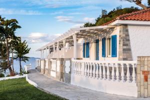 Gallery image of Bay View Suites in Ayios Nikolaos Sithonia