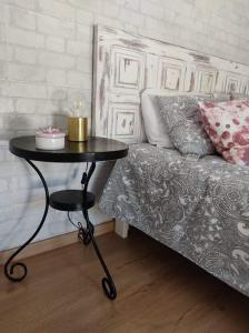 Cama ou camas em um quarto em DEl Rey Guest House