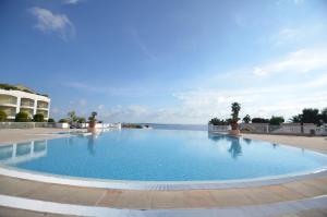 Πισίνα στο ή κοντά στο T2 + CABINE VILLA FRANCIA