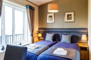 Lyndale Lodge 18 with Hot Tub by St Andrews