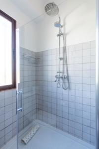A bathroom at La Pontezuela Alanis