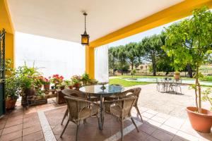 A garden outside La Pontezuela Alanis