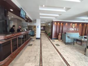 Lobbyen eller receptionen på Jewel San Stefano Hotel