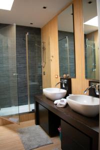 A bathroom at Ghè House