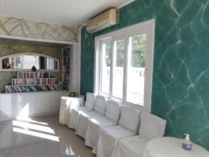 Photo de la galerie de l'établissement Entire Villa two floors Sea View, à Chersónissos