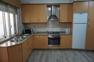 Kuchnia lub aneks kuchenny w obiekcie CASA DA MADRIÑA