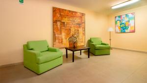 Posezení v ubytování CHN Hotel Monterrey Santa Fe