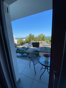 Balkon lub taras w obiekcie MIĘDZYZDROJE,BALTICUS PROMENADA GWIAZD 14, Apartament z odrębnym salonem i sypialnią z Widokiem na morze