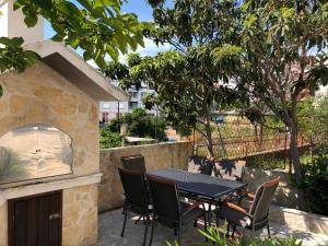 Vonkajšia záhrada v ubytovaní Dalmatia Apartments