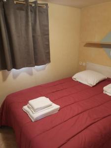 Postel nebo postele na pokoji v ubytování Auberge de L'Orisse - Mobilhome