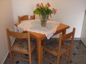Zdjęcie z galerii obiektu Apartment in Ika with sea view, terrace, air conditioning, WiFi (3699-2) w mieście Ika