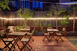 Patio alebo iná vonkajšia časť ubytovania Ella Hostel Gran Vía
