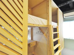 Letto o letti a castello in una camera di SINGAI CABIN