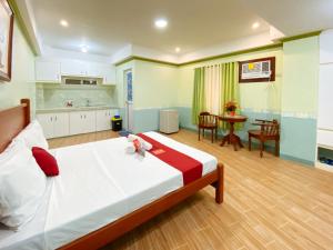 Gallery image of RedDoorz @ Calapandayan Subic Zambales in Subic +16 photos