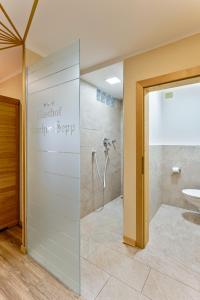 A bathroom at Garni Kircher Sepp
