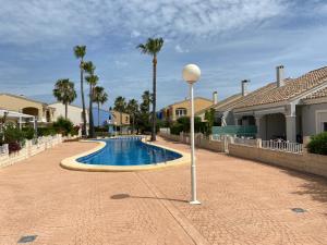 The swimming pool at or close to Oasis Park El Conserje
