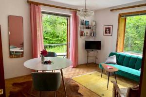 Posedenie v ubytovaní Ferienappartement Bellevue Wörthersee - privater Seezugang, Hunde auch herzlich willkommen