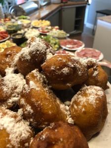 Jedlo v ubytovaní bed & breakfast alebo blízkom okolí