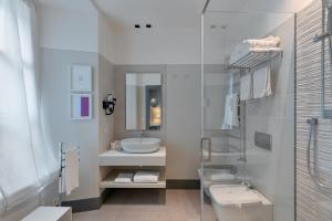 Phòng tắm tại GombitHotel