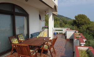 Balkón alebo terasa v ubytovaní Apartment in Kali with sea view, terrace, air conditioning, WiFi (4230-3)