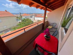 Balkón nebo terasa v ubytování Apartments Iva
