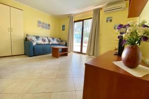 Posedenie v ubytovaní Apartment Damir 50 meters from the beach