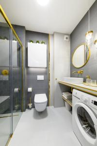 Łazienka w obiekcie Blue Mare Dubai Kasprowicza 20B, FREE Pool, Sauna, Parking, Fitness