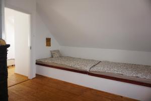 Łóżko lub łóżka w pokoju w obiekcie Katti Home Cottage Balaton
