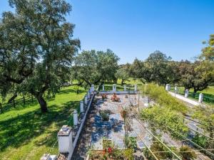 Ogród w obiekcie Holiday Home in Aracena with Private Pool