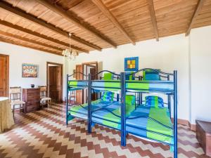 Łóżko lub łóżka w pokoju w obiekcie Holiday Home in Aracena with Private Pool