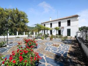 Ogród w obiekcie Holiday Home in Aracena with Private Pool