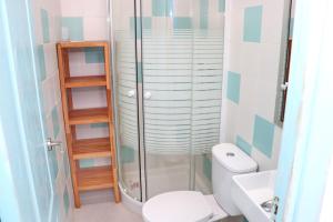 Koupelna v ubytování Habitación Cañaveral Playa Conil I