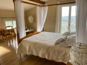 Postel nebo postele na pokoji v ubytování Villa Monplaisir Zen + 37 fotografií