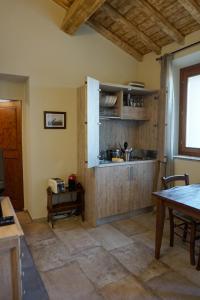 Kuchyň nebo kuchyňský kout v ubytování Agriturismo Cheloni