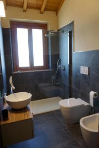 Koupelna v ubytování Agriturismo Cheloni