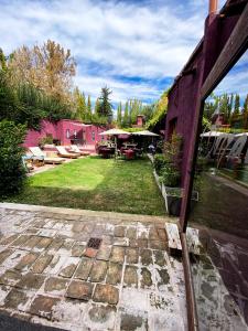 Um jardim em Posada Borravino