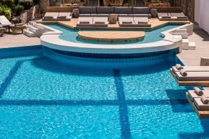 Bazén v ubytovaní Enorme Maya Beach Hotel-Adults Only alebo v jeho blízkosti + 29 fotografií